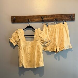 Khaki Ruffle Sleeve Top & Shorts Set - Women's Two-Piece